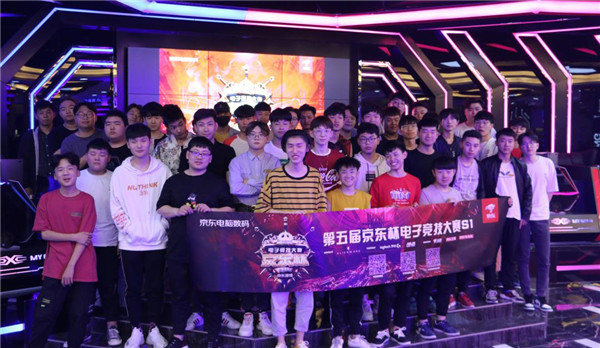 边路攻击手