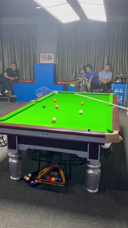 员面临的艰 员面临的艰