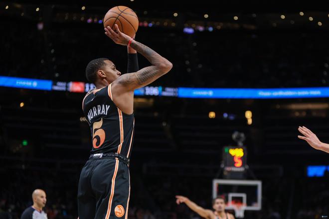 他的缺席让 他的缺席让